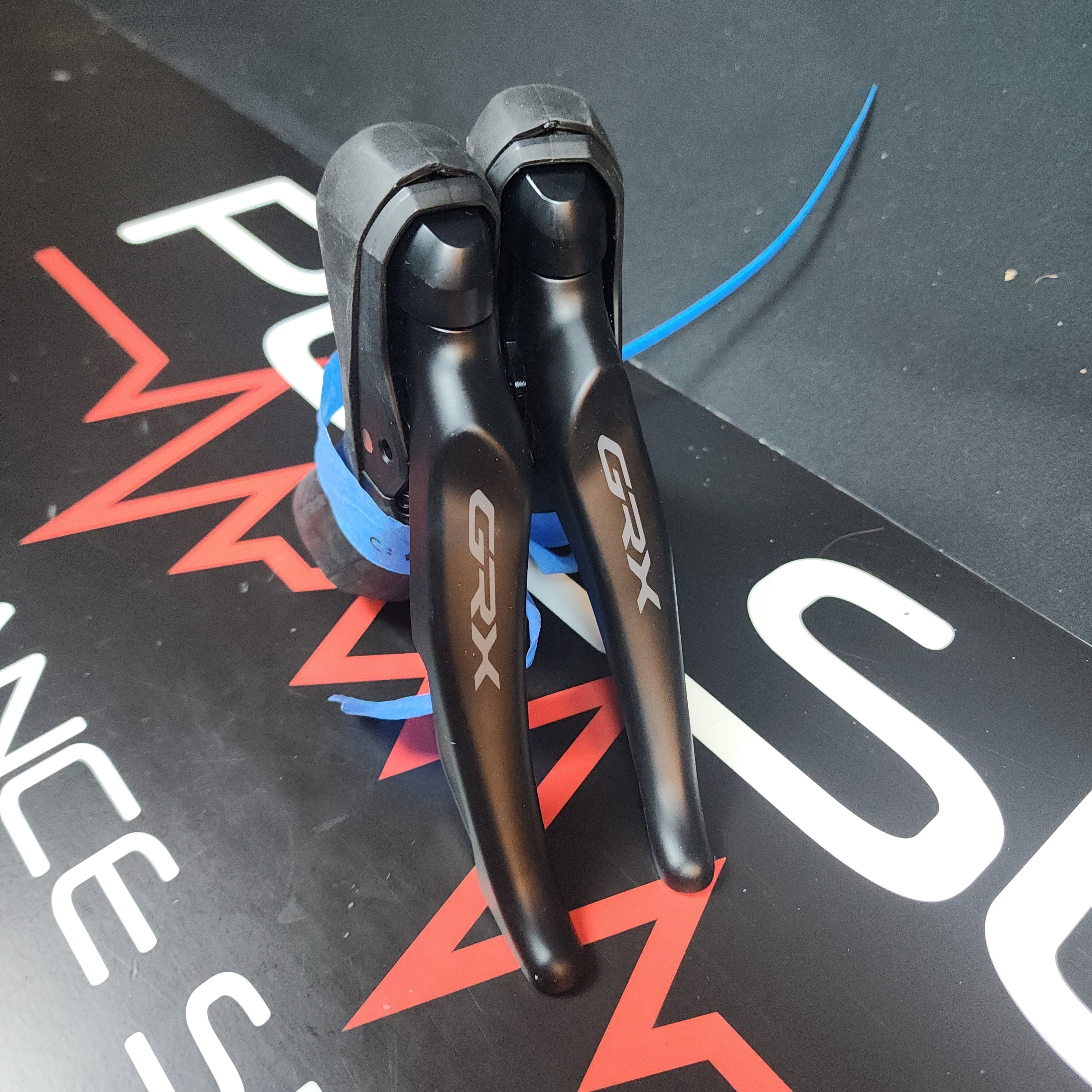 GRX Dual Control Levers L/R 11 Sp ST-RX600