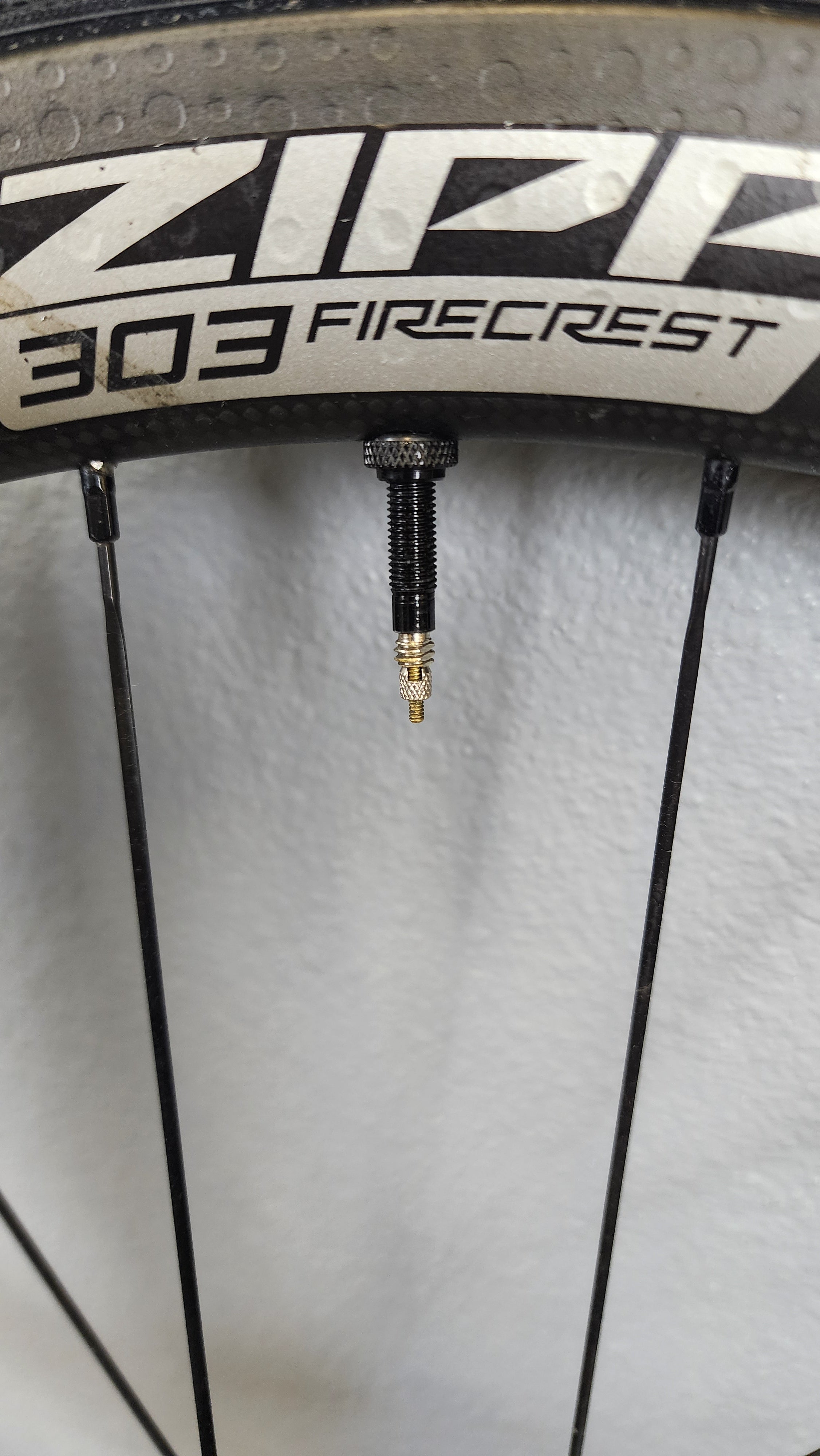 ZIPP 303 FC| Juego de Ruedas de Freno de Disco| Buje Shimano| Certificado de Segunda Mano