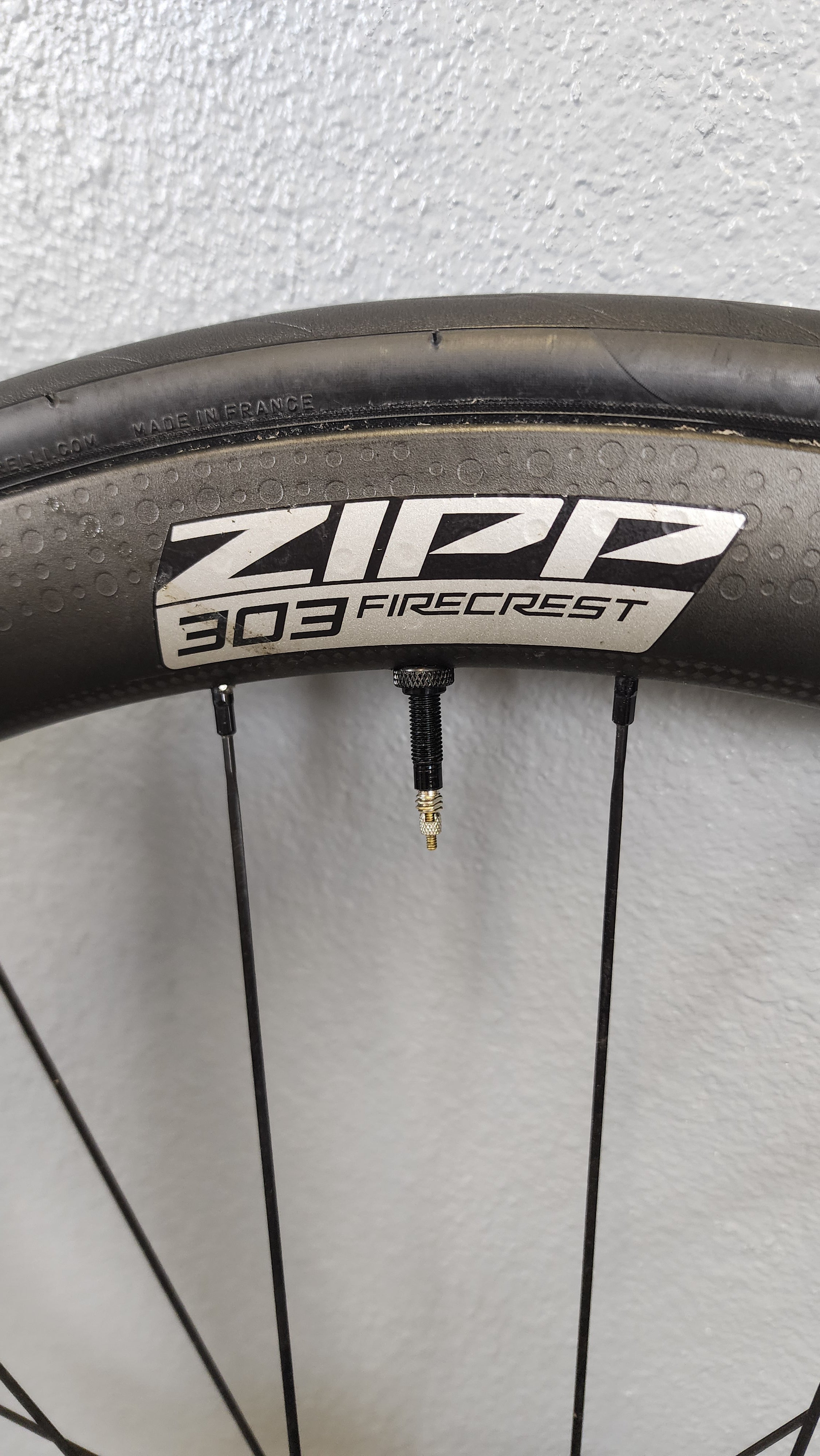 ZIPP 303 FC| Juego de Ruedas de Freno de Disco| Buje Shimano| Certificado de Segunda Mano