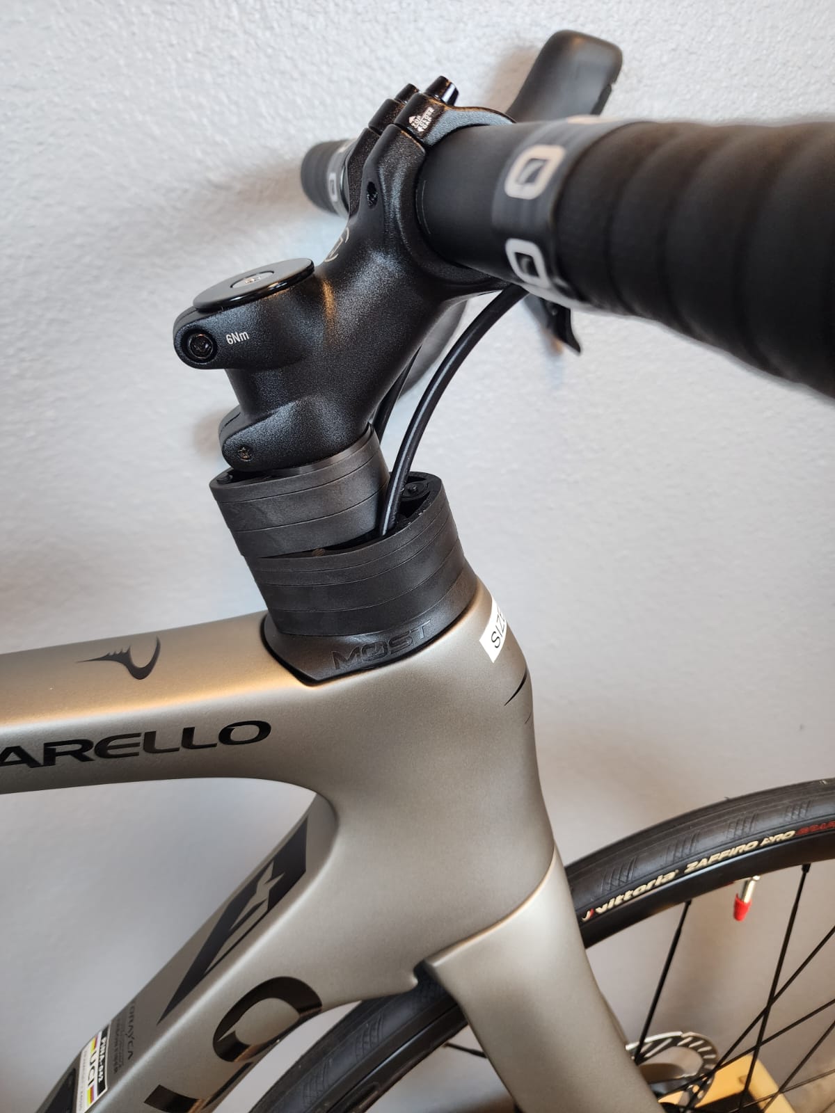 Pinarello F5 105 Di2 54.4 Pré-propriedade